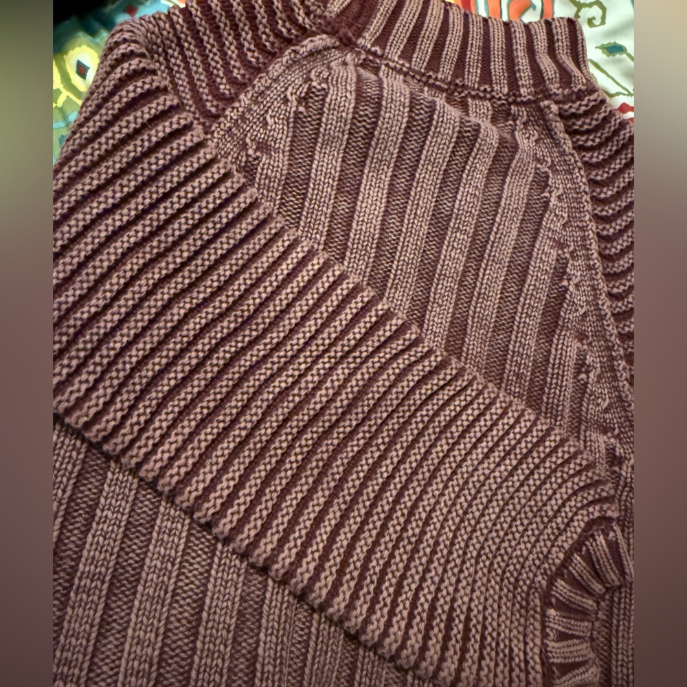 Free People Cozy Knit Turtleneck Sweater! - Picture 8 of 9